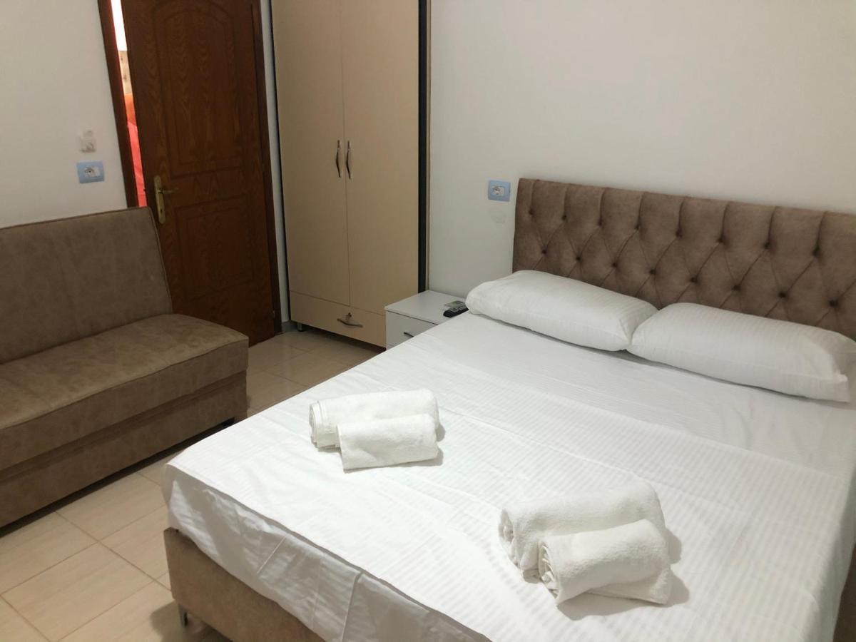 Elton Tafa Guesthouse Ksamil Exterior photo