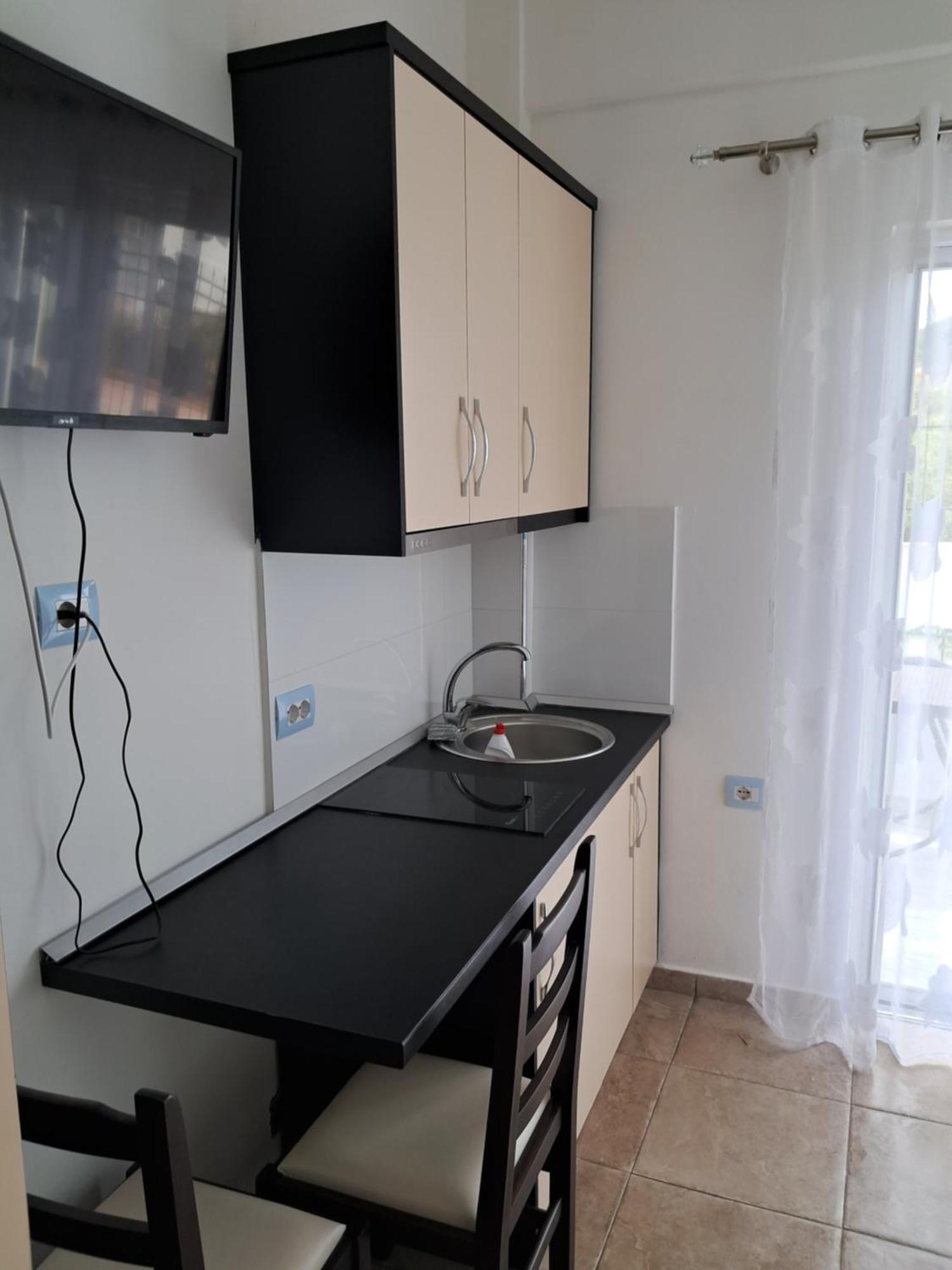 Elton Tafa Guesthouse Ksamil Exterior photo