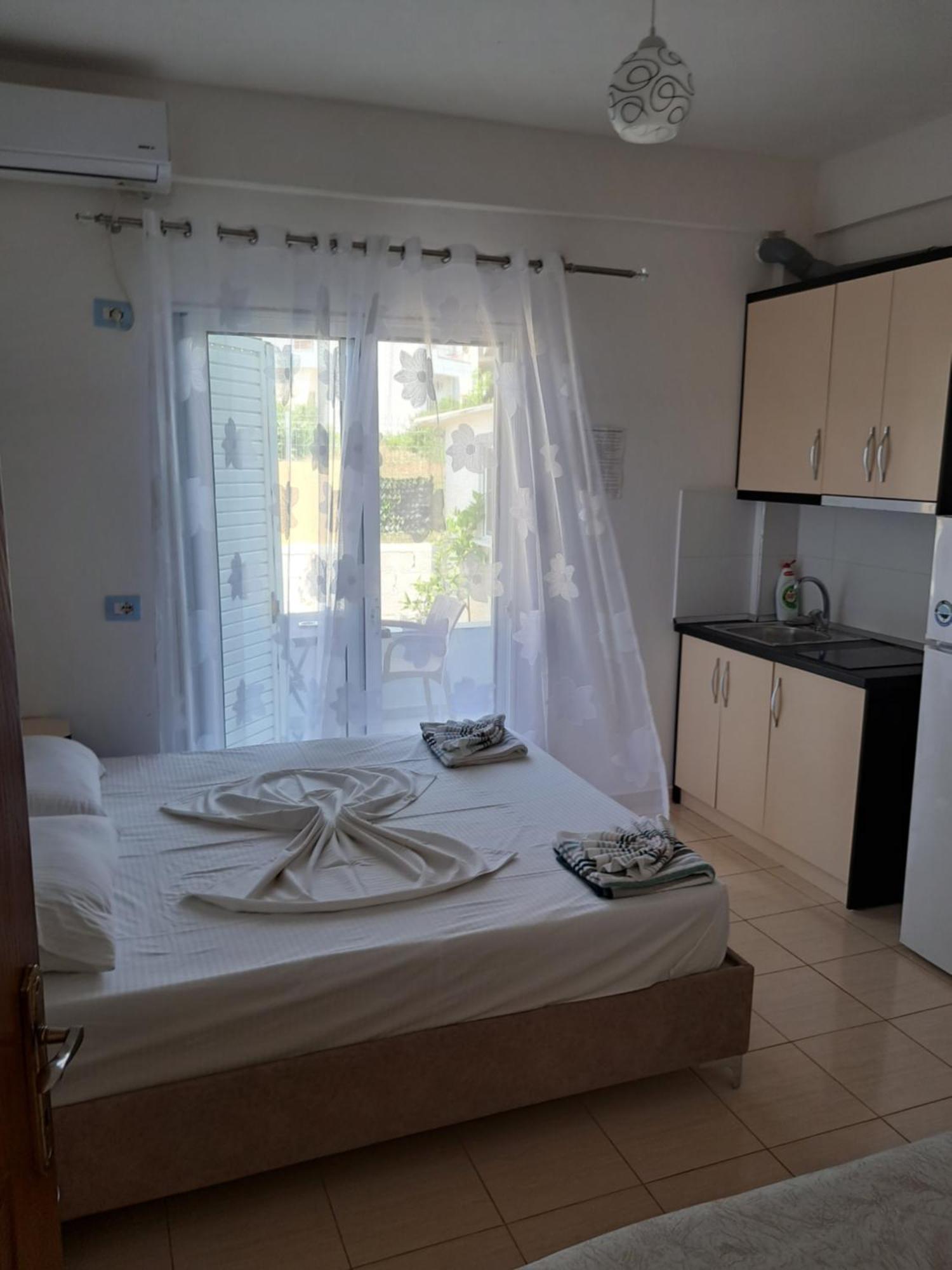Elton Tafa Guesthouse Ksamil Room photo