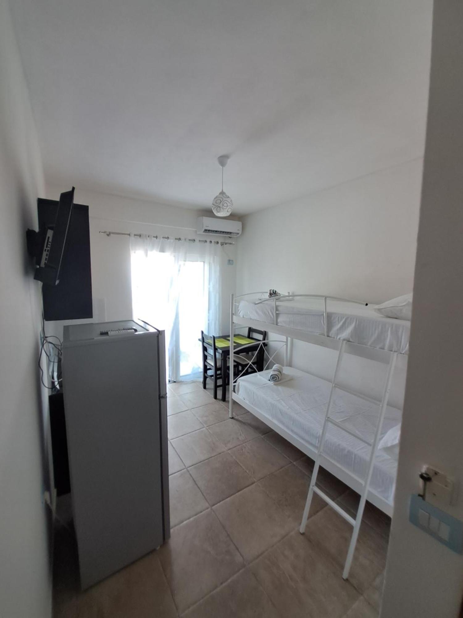 Elton Tafa Guesthouse Ksamil Exterior photo